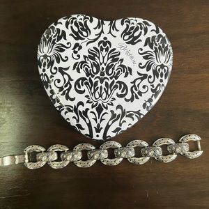 listing-status-banner